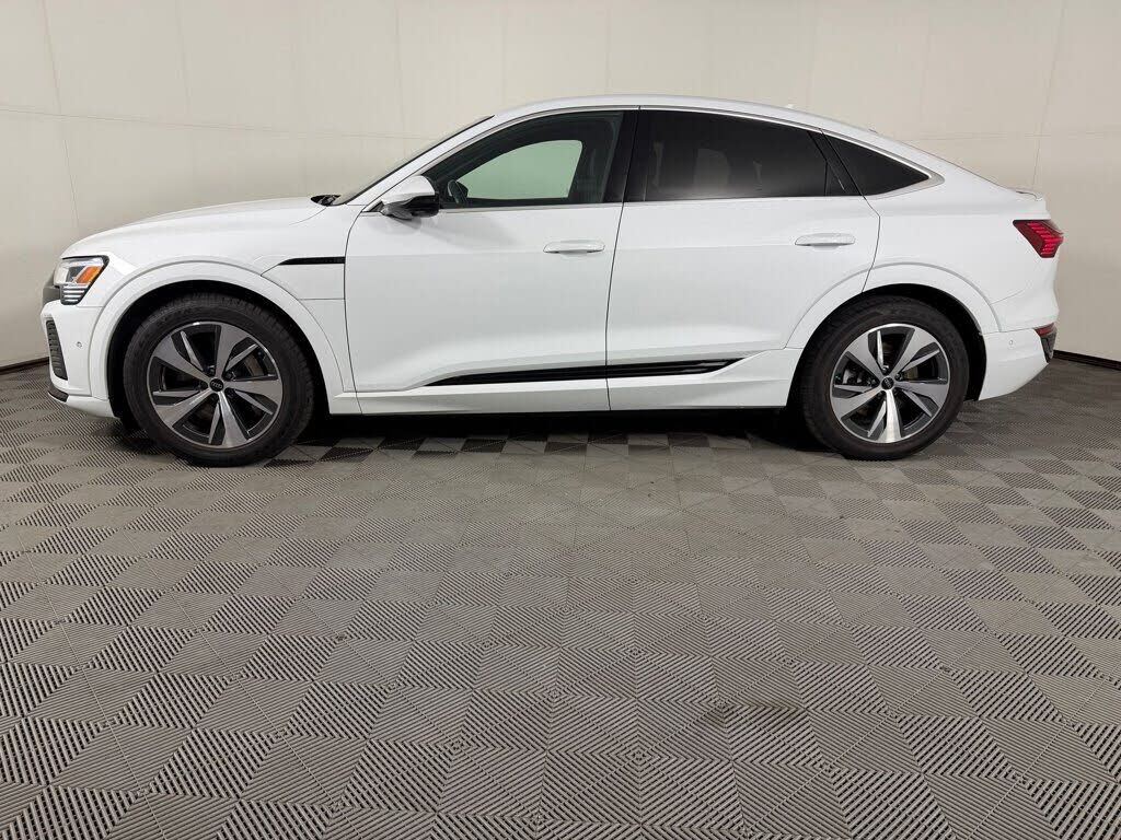 2024 Audi Q8