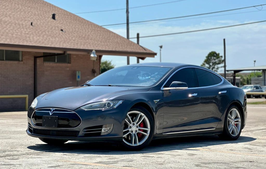 2014 TESLA Model S