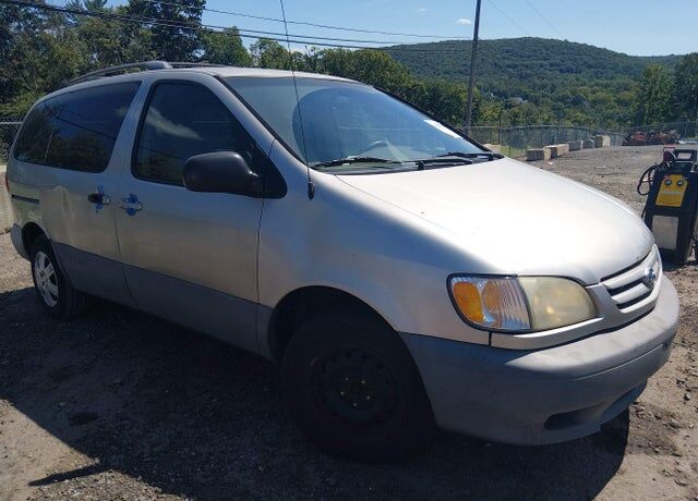 2001 TOYOTA Sienna