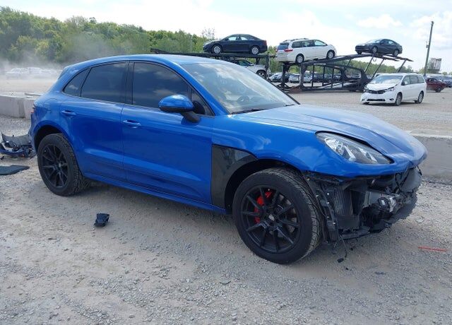 2015 PORSCHE Macan