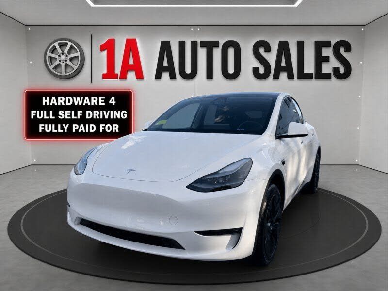 2024 TESLA Model Y