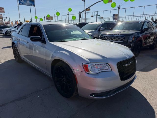 2019 CHRYSLER 300