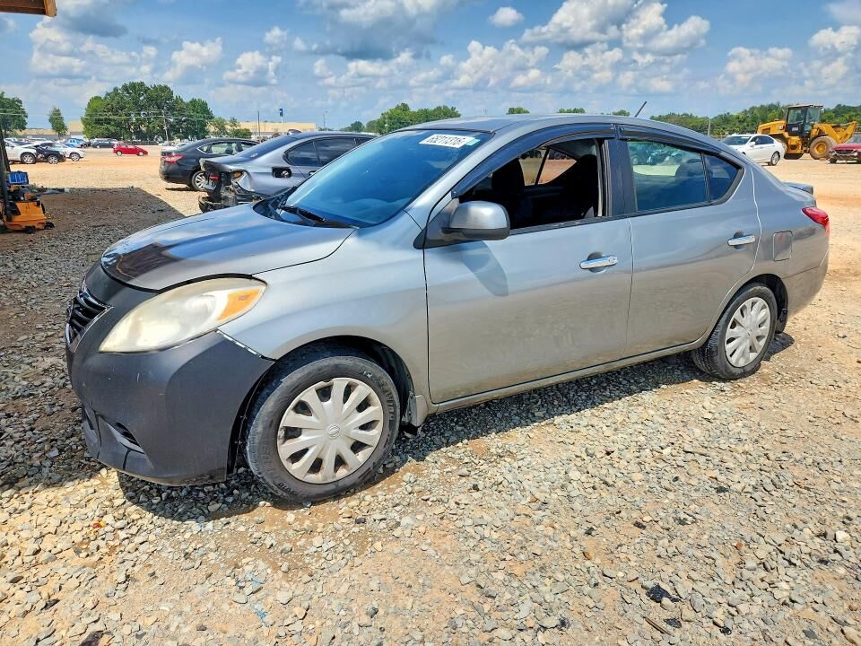 2013 NISSAN Versa