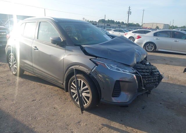 2022 NISSAN Kicks