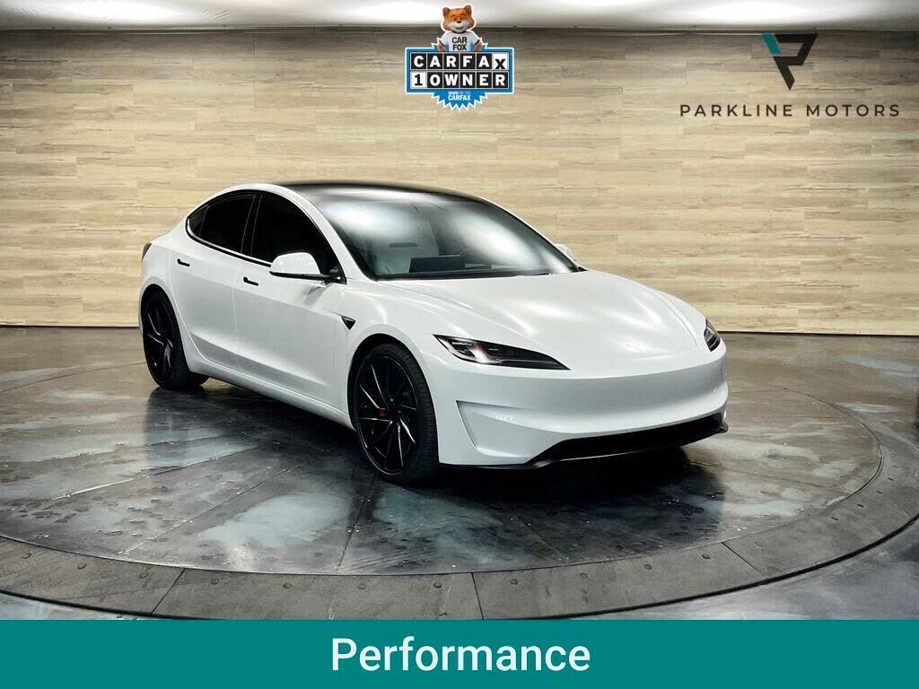 2025 TESLA Model 3