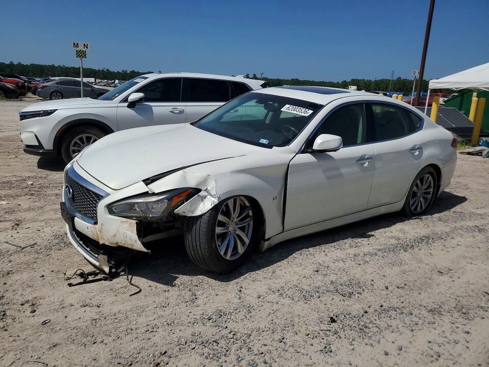 2015 INFINITI Q70