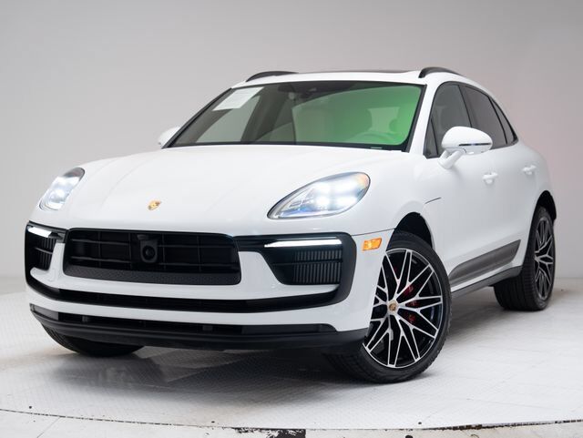 2025 PORSCHE Macan