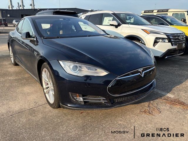 2015 TESLA Model S