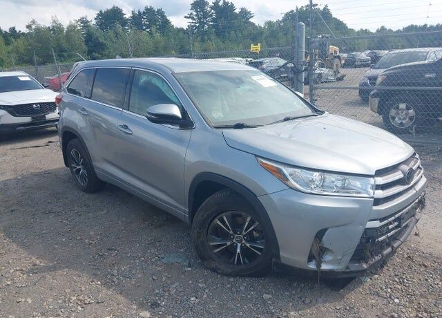 2017 TOYOTA Highlander