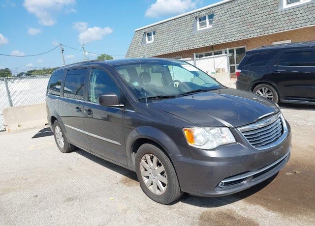 2016 CHRYSLER Town and Country