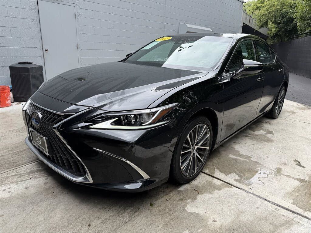 2023 LEXUS ES