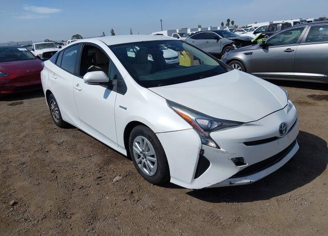 2016 TOYOTA PRIUS