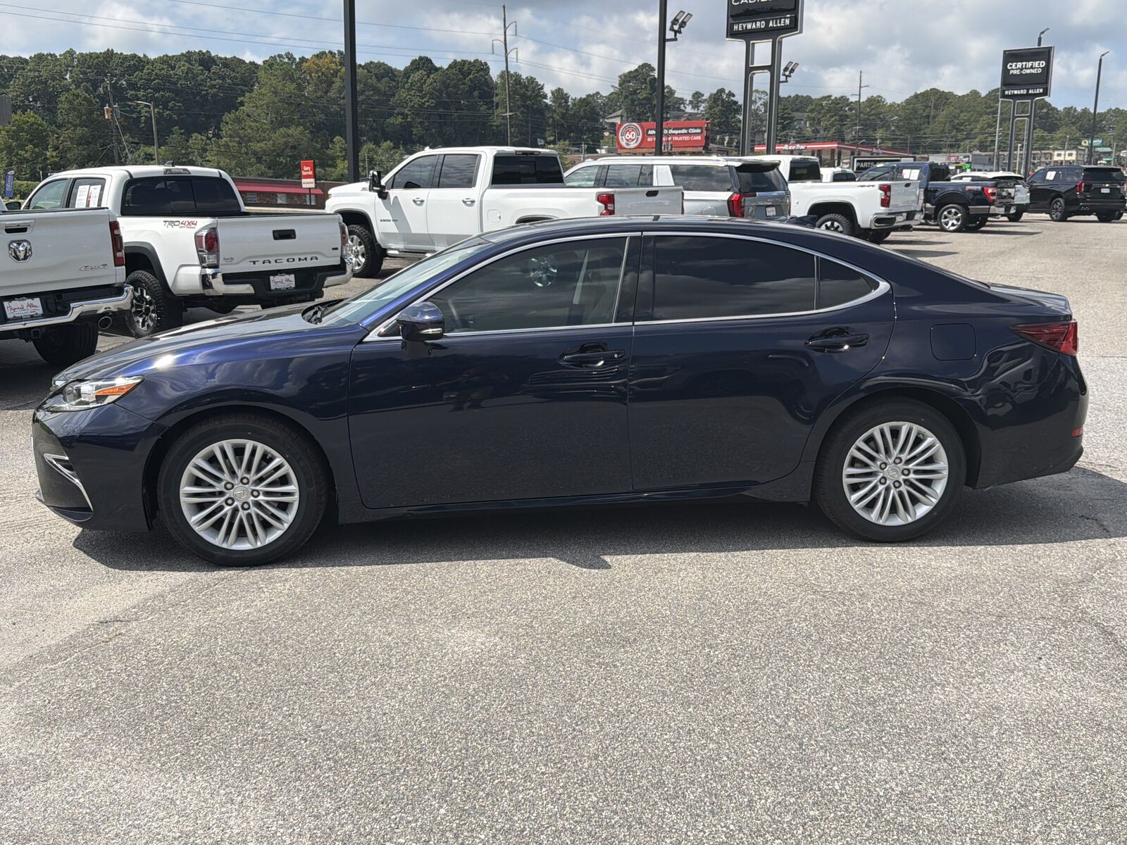2018 LEXUS ES