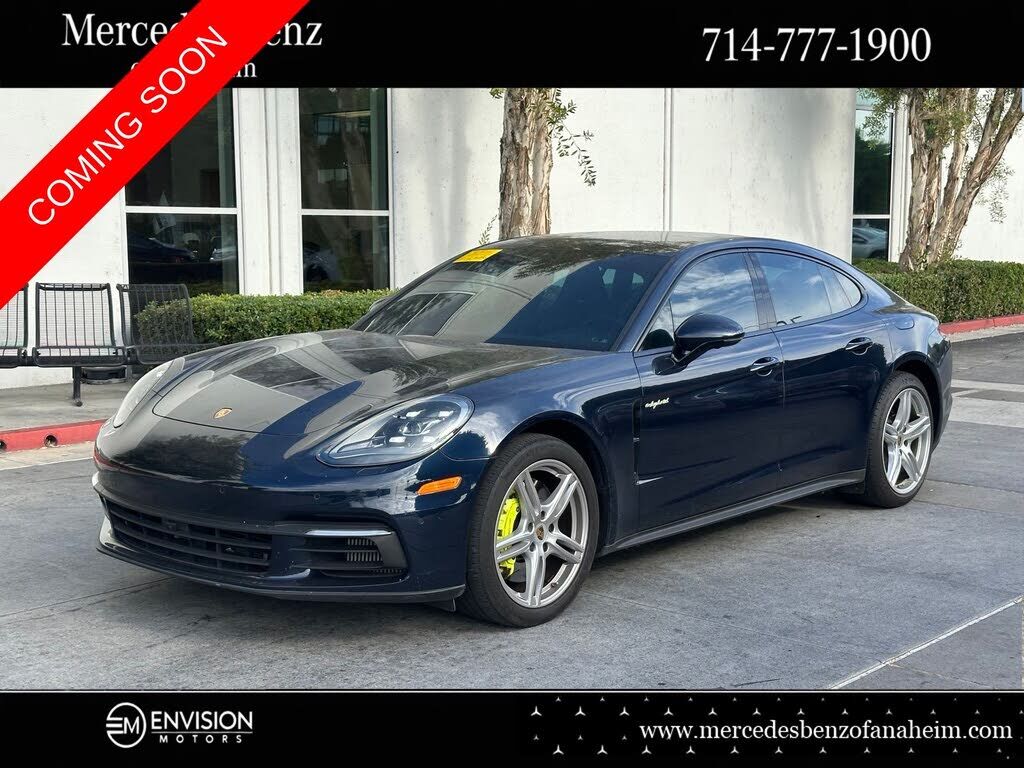 2019 PORSCHE Panamera