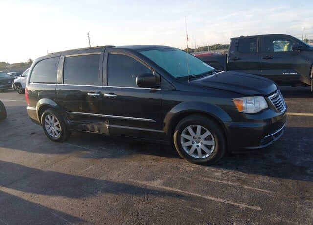 2014 CHRYSLER Town and Country