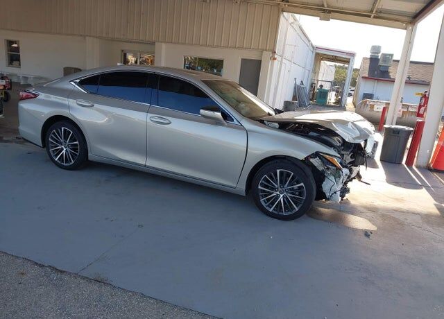 2023 LEXUS ES