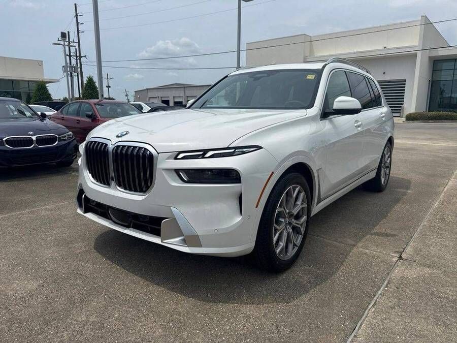 2027 BMW X7