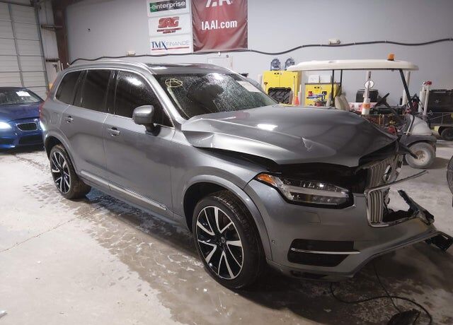 2019 VOLVO XC90