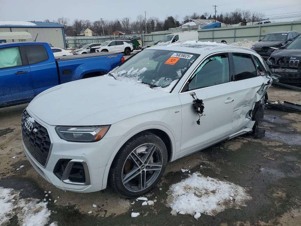 2021 AUDI Q5 e