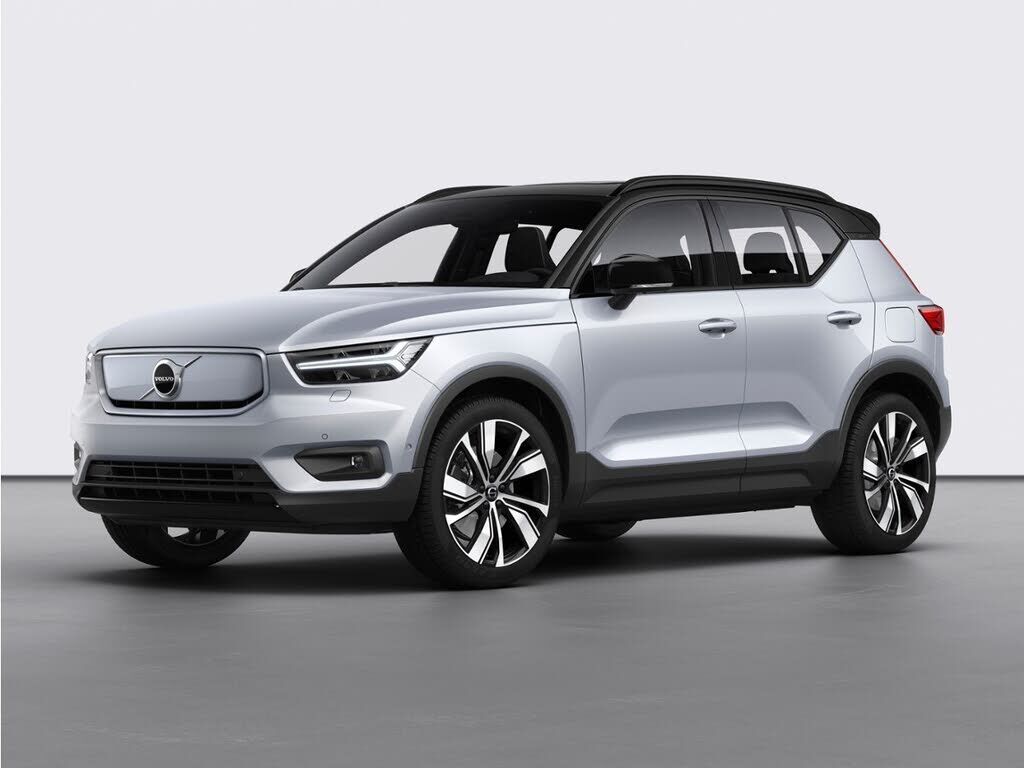 2021 VOLVO XC40