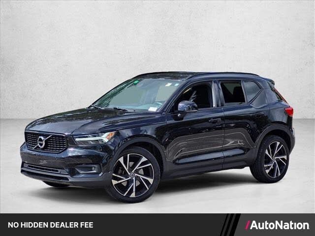 2020 VOLVO XC40
