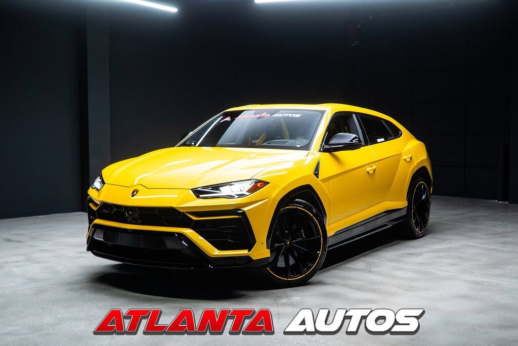 2022 LAMBORGHINI URUS