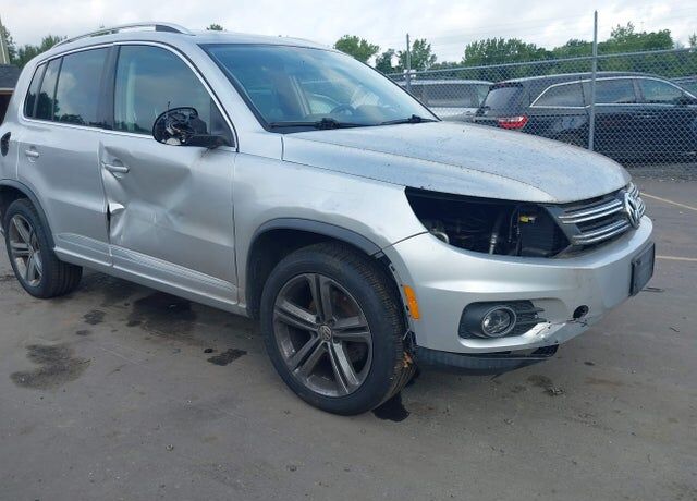2017 VOLKSWAGEN Tiguan