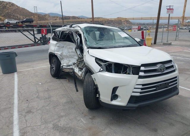 2019 TOYOTA Highlander