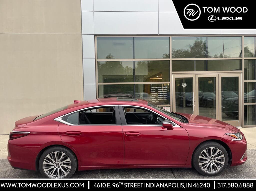 2019 LEXUS ES