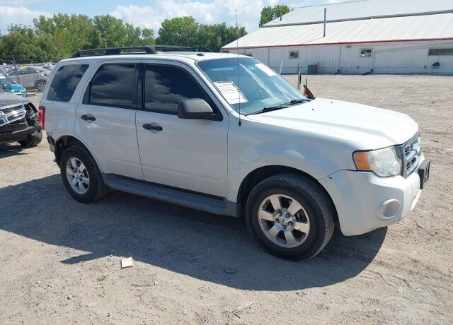 2011 FORD Escape