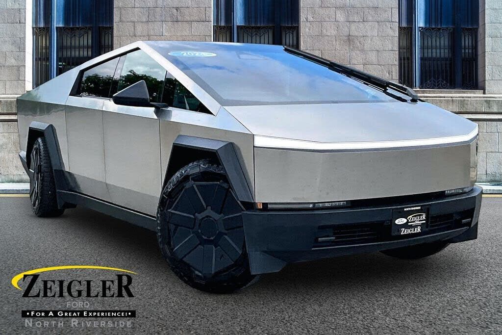 2024 TESLA Cybertruck