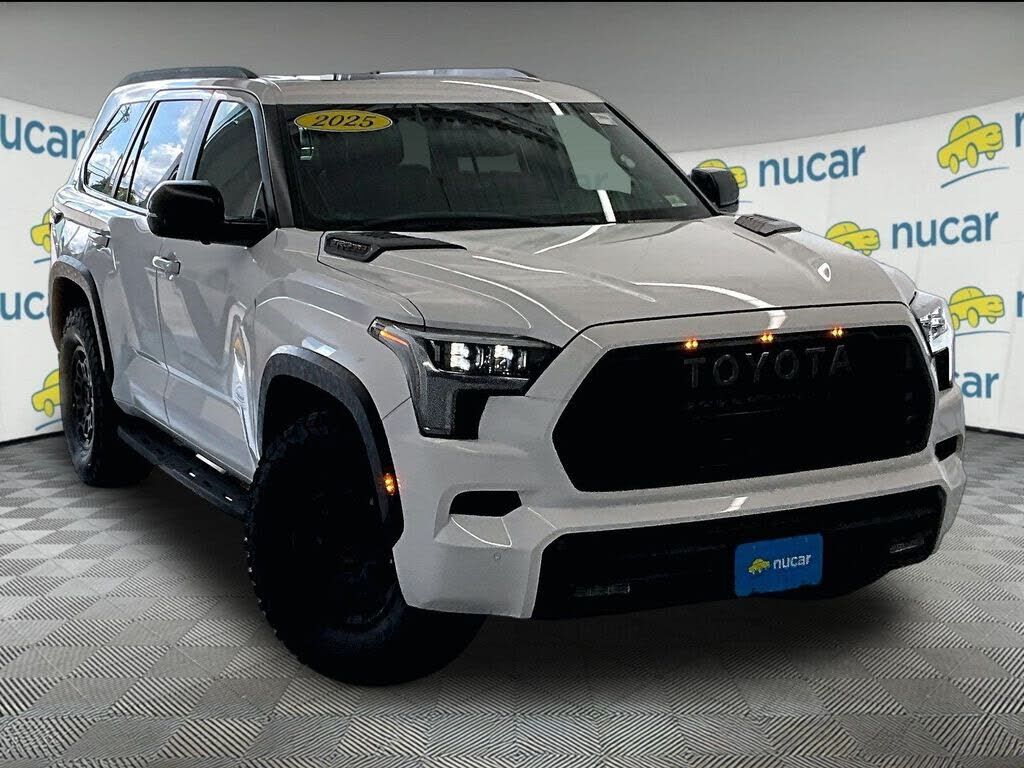 2025 TOYOTA Sequoia