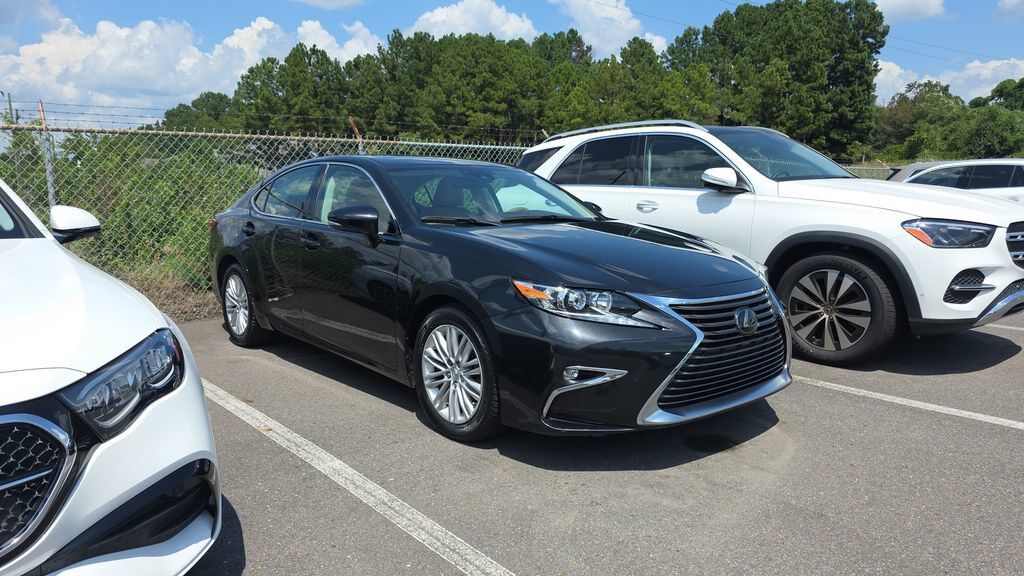 2017 LEXUS ES