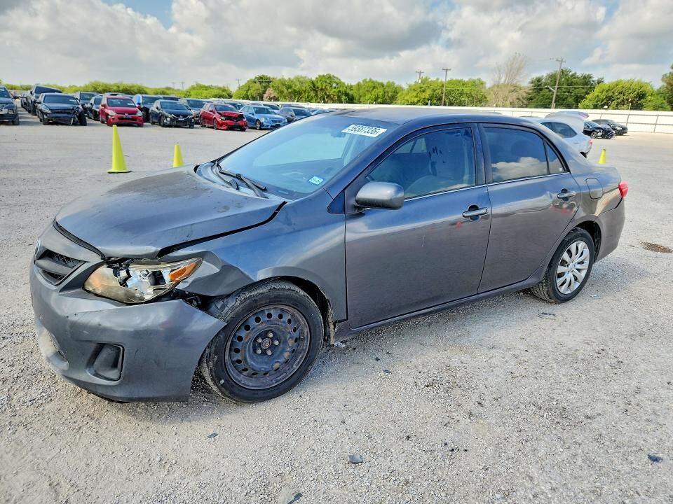2013 TOYOTA Corolla