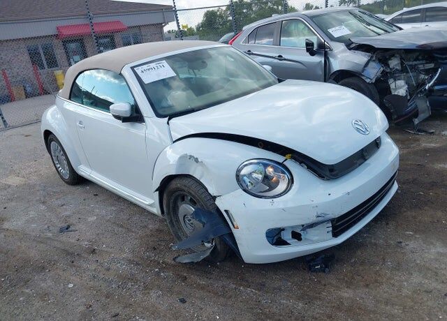 2015 VOLKSWAGEN Beetle