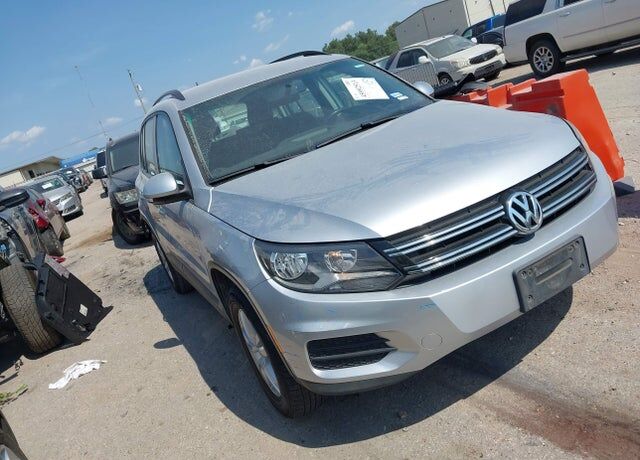 2015 VOLKSWAGEN Tiguan