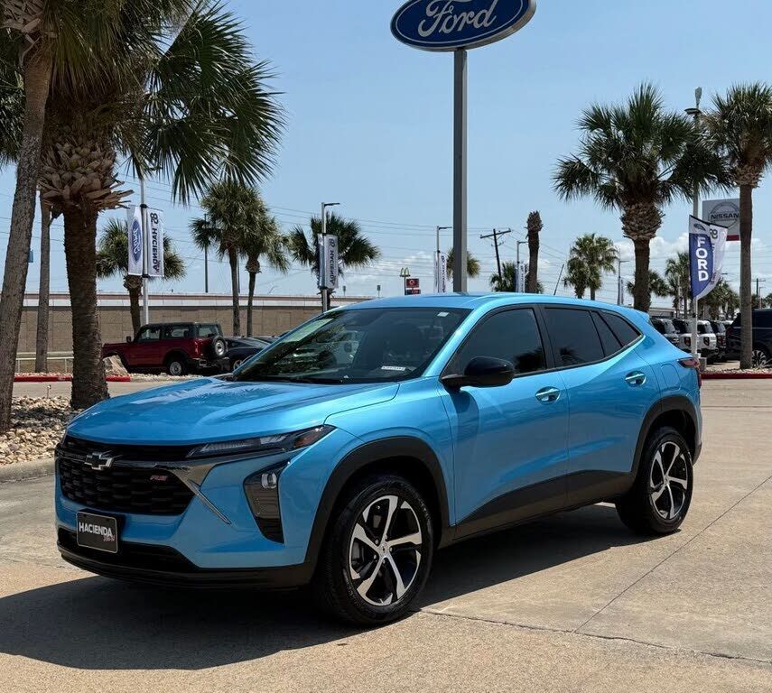 2025 CHEVROLET Trax