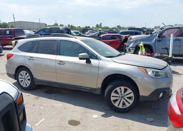 2015 SUBARU Outback