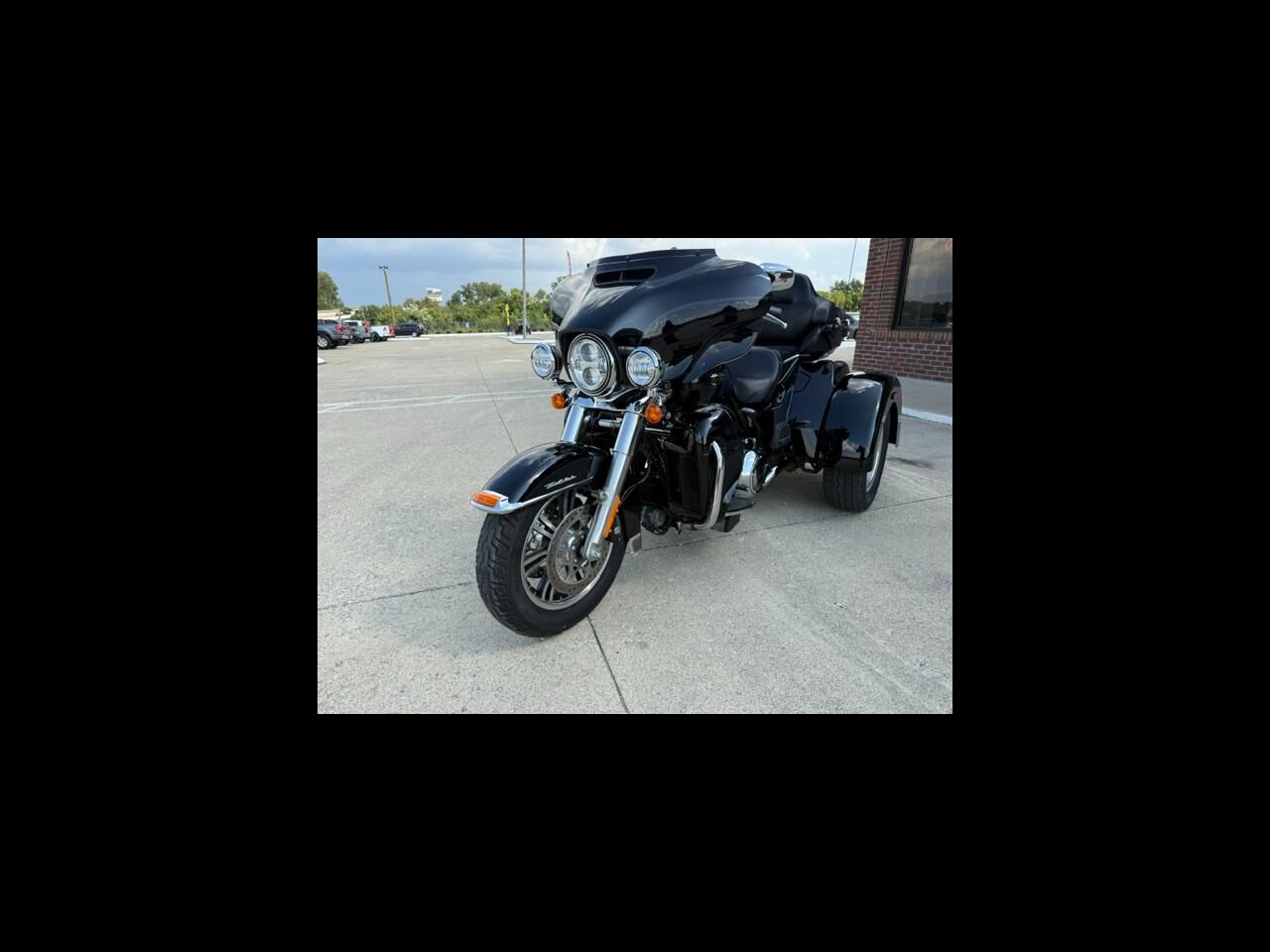 2019 HARLEY DAVIDSON FLHTCUTG / Tri Glide Ultra