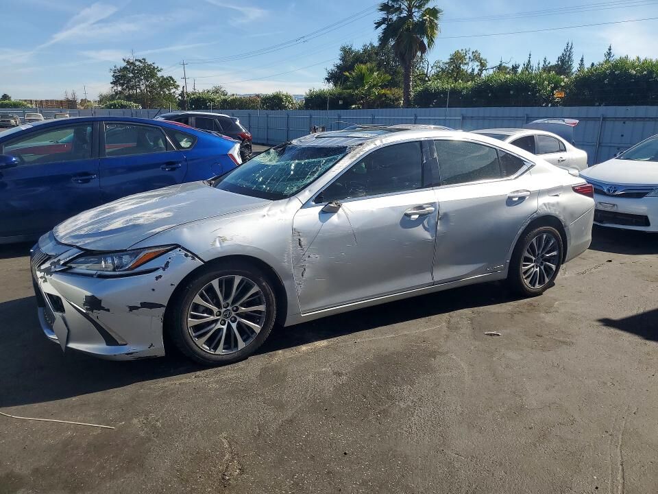 2019 LEXUS ES