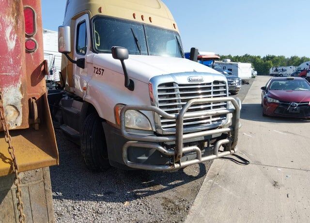 2016 FREIGHTLINER Cascadia
