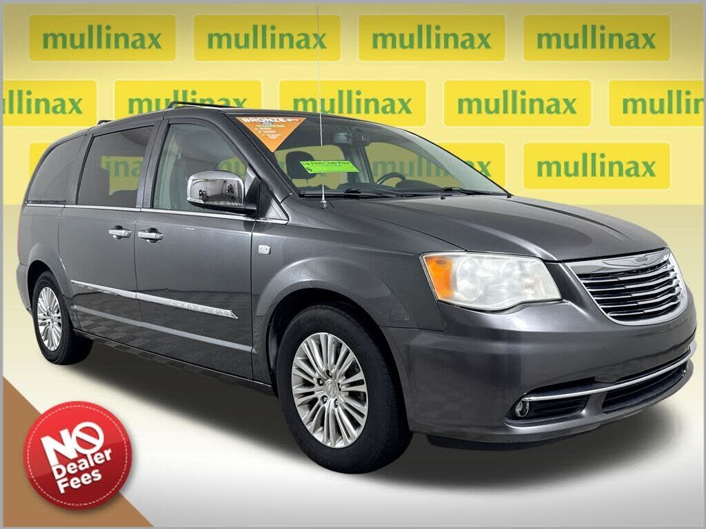 2014 CHRYSLER Town and Country