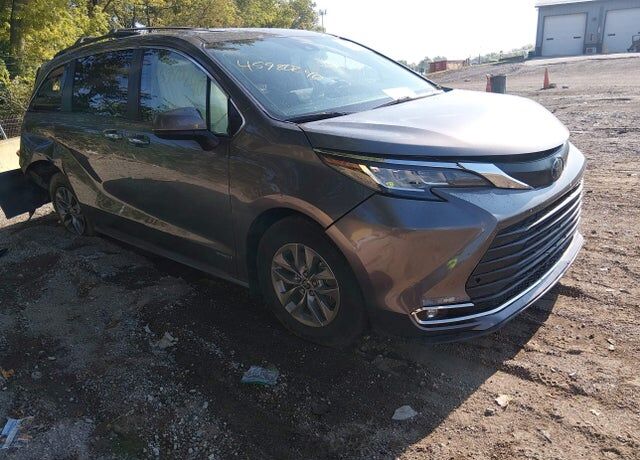 2021 TOYOTA Sienna