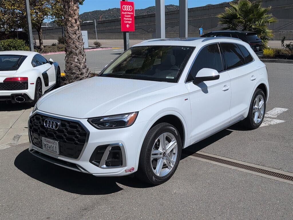 2024 AUDI Q5 e