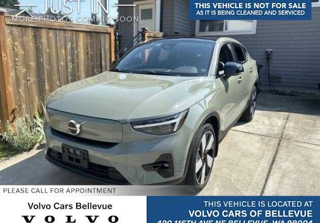 2023 VOLVO C40