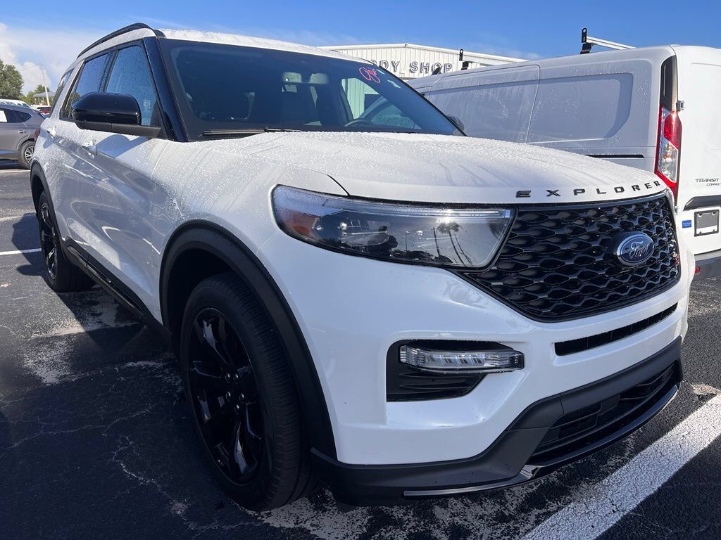 2023 FORD Explorer