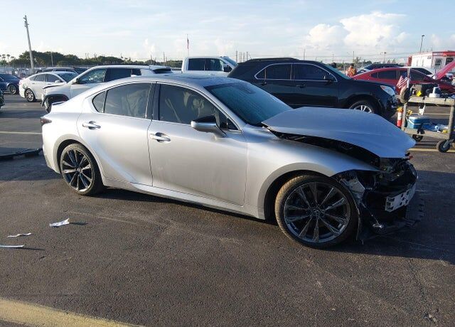 2023 LEXUS IS