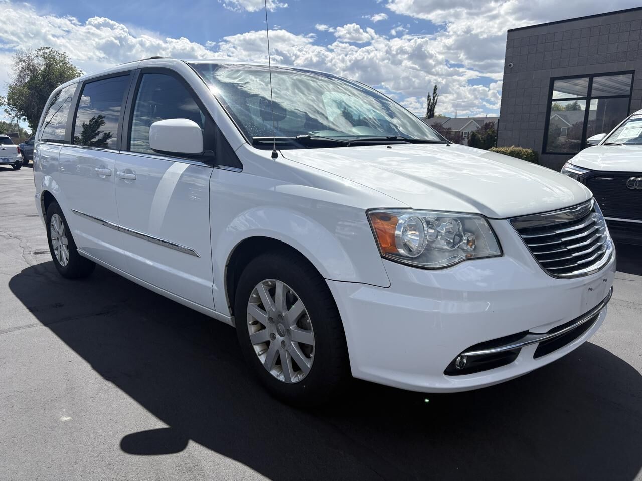 2014 CHRYSLER Town and Country