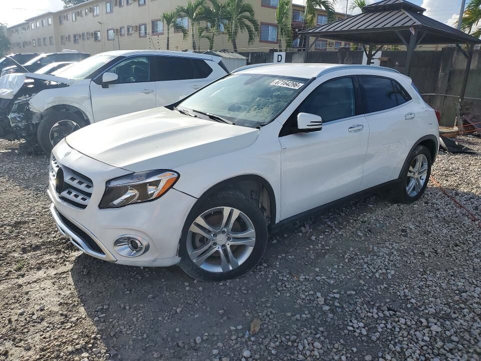 2020 MERCEDES-BENZ GLA-Class