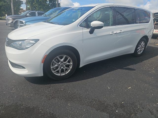 2023 CHRYSLER Voyager